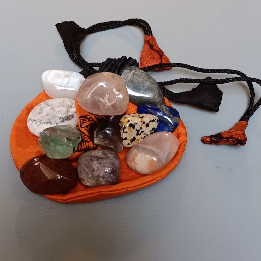 9 Assorted Crystals  Pouch - Picture 2 of 3